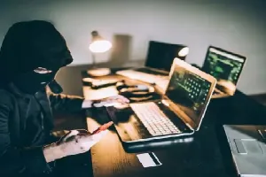 बैंक में सेंधमारी : खाते से ट्रांसफर होने लगे 150 करोड़ रूपये