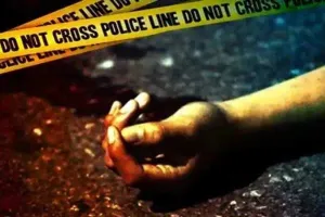 कर्मचारियों का हंगामा : फैक्ट्री के पाइप में मिला शव