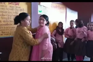 हमीरपुर : शिक्षा का एक मंदिर बना जंग का मैदान