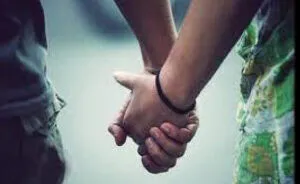 हल्द्वानी: थाने में पकड़ लिया हाथ, बोली-जाउंगी तो प्रेमी के साथ