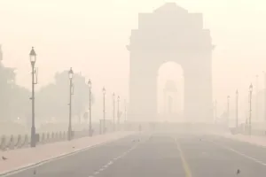 Delhi Pollution: दिल्ली में हवा ‘खराब’, 354 निकला AQI, UP में भी प्रदूषण बढ़ा