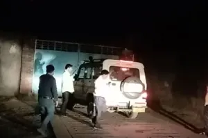 पीलीभीत: छापा मारने पहुंचीं एसडीएम…राइस मिलर ने नहीं खोला गेट, देखें वीडियो