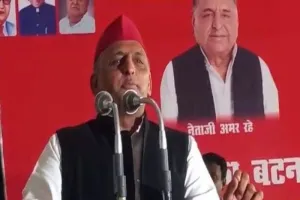 मैनपुरी उपचुनाव: अखिलेश ने भरा कार्यकर्ताओं में जोश, नेताजी की दिलाई याद 