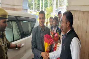 अयोध्या: नए कमिश्नर गौरव दयाल ने संभाला कार्यभार 