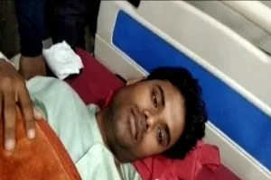 रायबरेली: बाइक सवार युवक के पैर को छेदकर पार हुई लोहे की सरिया , हालत गंभीर