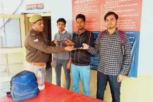 बरेली: जीआरपी ने खोजे गुम मोबाइल, फोन वापस पाकर खिले चेहरे