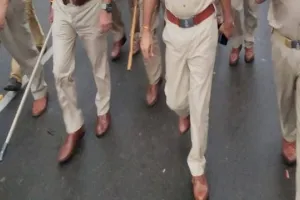 पीलीभीत: बाजार में बवाल की सूचना से मचा हड़कंप, दौड़ी पुलिस