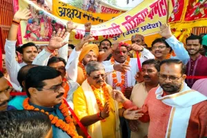 बलरामपुर: अक्षय नवमी परिक्रमा में उमड़ा आस्था का सैलाब