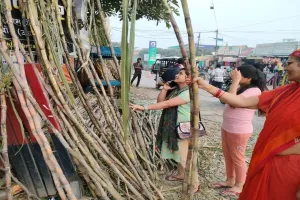 देव दीपावली: शंख ध्वनि कर श्रीहरि विष्णु को जगाया, पूजन कर आरती उतारी