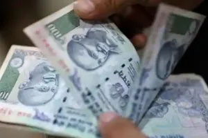 बरेली: जनसेवा केंद्र के संचालक कर रहे मनमानी, 120 रुपये फीस…400 में बना रहे हैसियत