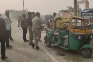 औरैया: कंटेनर ने आटो में मारी टक्कर, एक ही परिवार के 9 लोग घायल