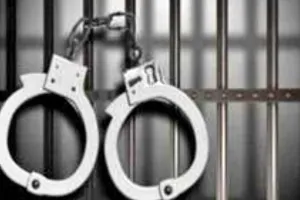 बरेली: GRP के हत्थे चढ़ा शातिर चोर, तीन मोबाइल और लॉकेट बरामद कर भेजा जेल