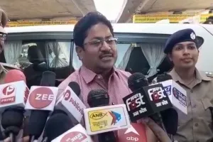 औरैया: जागरूकता रैली के साथ शुरू हुआ यातायात माह, डीएम व एसपी ने लोगों को बताए ट्रैफिक के नियम