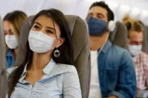 हवाई यात्रा के दौरान अब मास्क लगाना जरूरी नहीं, लेकिन... सरकार ने यात्रियों को दी ये सलाह