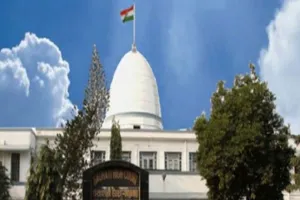 गुवाहाटी हाईकोर्ट ने कही बड़ी बात- जांच के नाम पर मकानों पर बुलडोजर चलाने का प्रावधान कानून में नहीं 