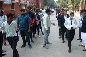 बरेली: LLB की परीक्षा में नकल के साथ पकड़े गए दो छात्र, प्राचार्य ने कही ये बात