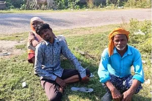 पीलीभीत: सत्संग में जा रही दादी-पोती को कार ने मारी टक्कर, मासूम की मौत