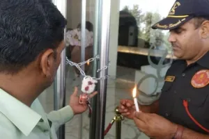 मेरठ: गृहकर जमा ना करने पर होटल पर लगाई सील, चेक देने पर खोली