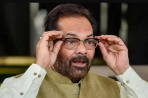 ‘वोटों के सौदागर’ निहित स्वार्थों के लिये लोगों का शोषण कर रहे हैं: नकवी