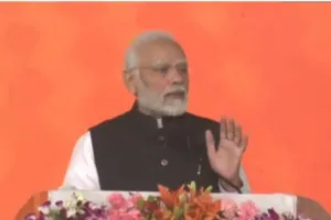 विशाखापत्तनम को PM  मोदी की सौगात, 15,233 करोड़ रुपए की विकास परियोजनाओं की रखी अधारशिला