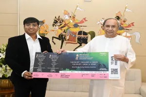 FIH Hockey World Cup : 'सम्मानित महसूस कर रहा हूं...', दिलीप तिर्की ने नवीन पटनायक को सौंपा हॉकी विश्व कप का पहला टिकट