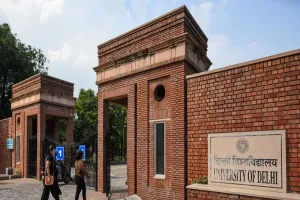 DU  में स्नातक पाठ्यक्रमों में दाखिलों के लिए सीट आवंटन का तीसरा चरण रविवार से होगा शुरू