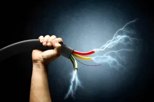 बलिया: खेत में बिजली के टूटे तार की चपेट में आने से जीजा-साले की मौत