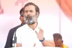 नोटबंदी, जीएसटी ने लोगों और छोटे व्यापारियों की कमर तोड़ी: राहुल गांधी