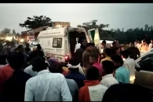 सीतापुर: बाइक और कार की आमने-सामने हुई टक्कर, हादसे में दो की मौत