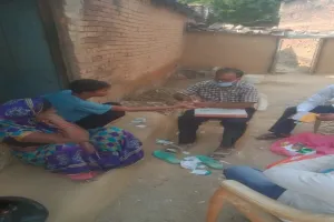 हमीरपुर: डेंगू से मौत पर स्वास्थ्य विभाग चौकन्ना, किया एंटीलार्वा का छिड़काव