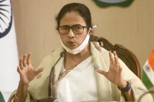 NRC की आड़ में हिरासत से बचने के लिए वोटर लिस्ट में अपना नाम सुनिश्चित करें: ममता बनर्जी 