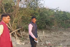 Kanpur News : मृत गोवंश फेंकने वाले Nagar Nigam चालक पर होगी FIR, सफाई नायक निलंबित, Nagar Ayukt ने दिए निर्देश