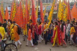 बहराइच: नेपालगंज के लिए रवाना हुई निशान यात्रा, शामिल हुए सैकड़ों लोग