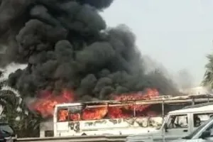 जनरथ बस बनी आग का गोला, बाल-बाल बचे सभी 36 यात्री, घंटों लगा रहा जाम