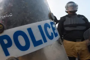 पाकिस्तान में पुलिस वैन पर हमला, छह पुलिसकर्मियों की मौत 