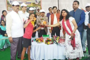 लखनऊ: सरकारी स्कूलों की बाल क्रीड़ा प्रतियोगिता व शैक्षिक समारोह में वंश और स्वाति ने अपने नाम की चैम्पियनशिप