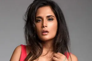 ऋचा चड्ढा के बयान पर बॉलीवुड में दो फाड़! अनुपम खेर ने एक्ट्रेस को बताया कायर तो सपोर्ट में उतरे प्रकाश राज, अक्षय बने टारगेट