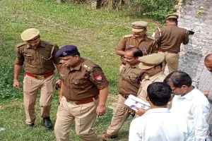 सुल्तानपुर: जयसिंहपुर में दिनदहाड़े युवक की हत्या, जांच कर रही पुलिस टीम