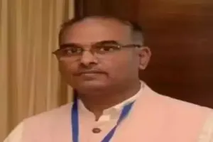 लखनऊ: शिक्षक महासंघ ने कुलपति विनय पाठक को पदमुक्त करने की उठायी मांग