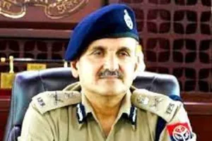 Video: यूपी DGP का अपराधियों को कड़ा संदेश, कानून तोड़ने वालों को जिंदा या मुर्दा खड़ा करेंगे 