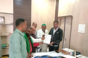 अयोध्या: किसानों की समस्याओं को लेकर भाकियू ने सौंपा ज्ञापन
