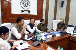 मैनपुरी उपचुनाव की तैयारियों को लेकर मंडलायुक्त और एडीजी ने की बैठक, अधिकारियों को दी हिदायत