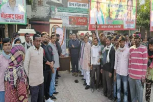 बाराबंकी: जयंती पर याद किए गए नेताजी, सपा कार्यकर्ताओं ने दी पुष्पांजलि