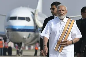 वाराणसी पहुंचे पीएम मोदी, काशी तमिल संगमम का थोड़ी देर में करेंगे उद्घाटन 