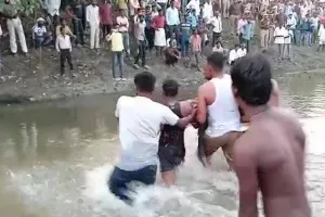 बाराबंकी: नाव दुर्घटना ने खोली सुरक्षा इंतजामों की कलई, प्रशिक्षित गोताखोरों की नहीं की गई थी तैनाती