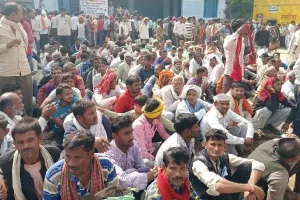 चित्रकूट: खाद ने मिलने से बेकाबू हुए अन्नदाता, पुलिस ने कराया शांत