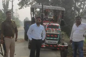 बहराइच: अवैध खनन में लगी दो ट्रैक्टर-ट्रॉली सीज, चालक फरार