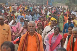 अयोध्या: पंचकोसी परिक्रमा में आस्था से लबरेज नजर आ रहे हैं श्रद्धालु