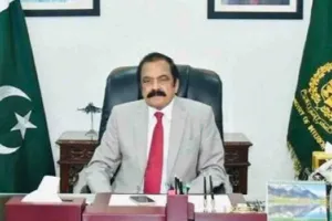 पाकिस्तान के खिलाफ इमरान खान ने ‘राजद्रोह’ किया, गृह मंत्री सनाउल्लाह ने पूर्व पीएम पर लगाया आरोप