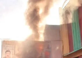 किच्छा: फास्ट फूड की दुकान में आग से भारी नुकसान